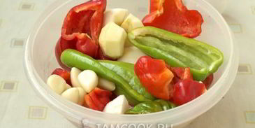 аджика с яблоками и помидорами на зиму