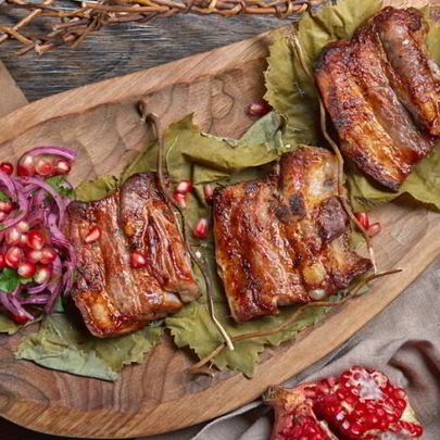 Свиные ребра в аджике