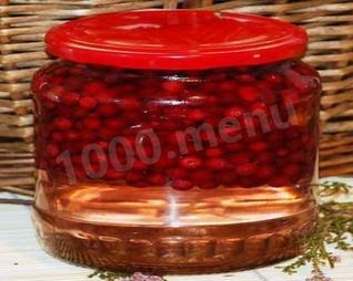 Брусника на воде с сахаром