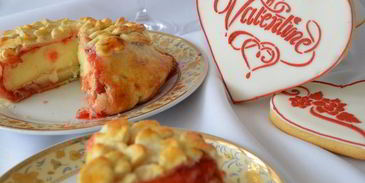 камамбер с клубничным джемом