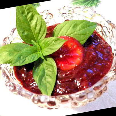 Клубничный джем с красным вином и базиликом