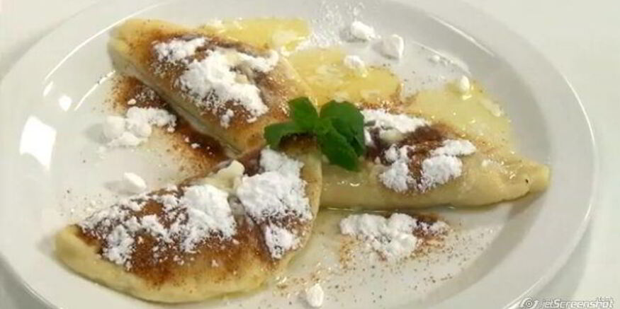 Рецепт конвертиков из картофельного теста со сливовым джемом и имбирной крошкой