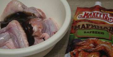 пикантные куриные крылышки в маринаде барбекю с джемом глинтвейн