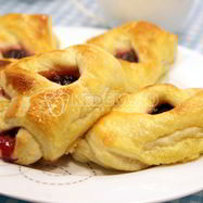 Рецепт Расстегаев с черничным джемом