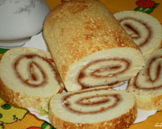Рулет с яблочным джемом