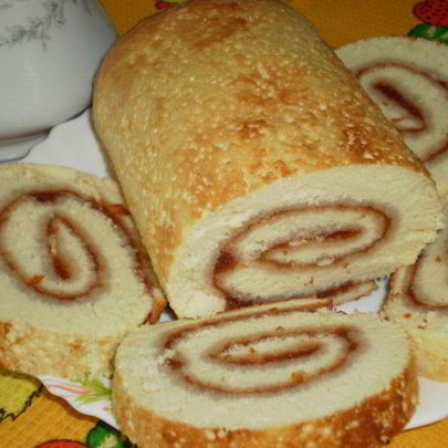Рулет с яблочным джемом