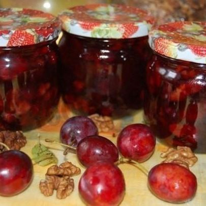 Сливовый джем с орехами