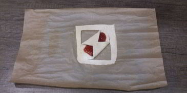 слоеные булочки с малиновым джемом