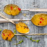 Рецепт Яблочного джема с чили и пряными травами