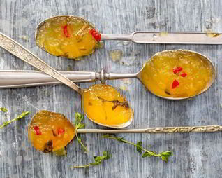 Яблочный джем с чили и пряными травами