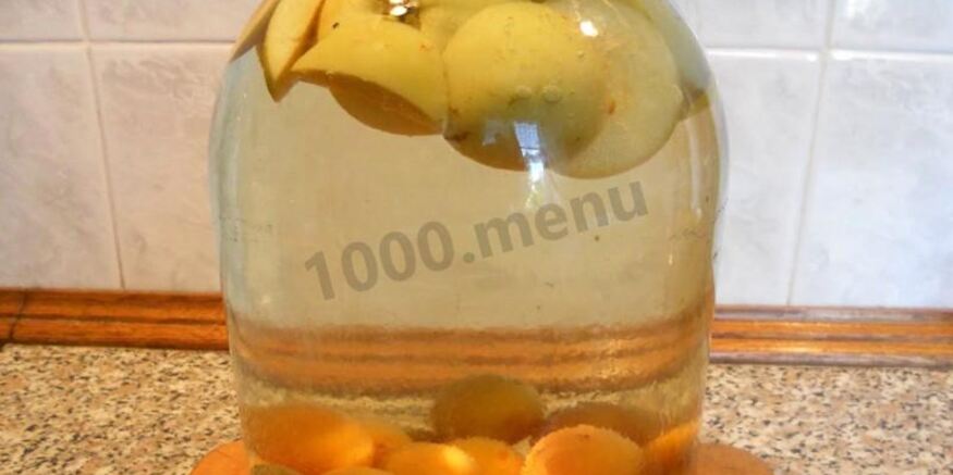 Рецепт компота из абрикосов и яблок