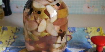 компот из груш с черноплодной рябиной и малабарской корицей на зиму