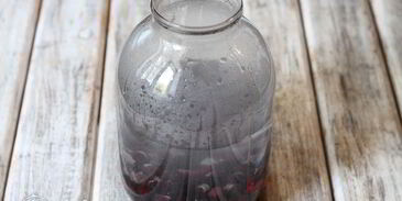 компот из кизила и винограда на зиму