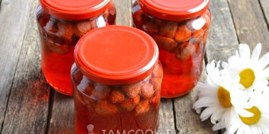 Рецепт компота из клубники на зиму без стерилизации