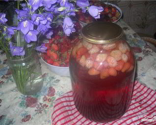 Компот из клубники на зиму