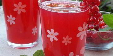 компот из персиков и красной смородины