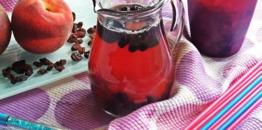 Рецепт компота из ревеня, черноплодки и изюма