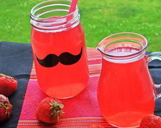 Компот из ревеня и лесной малины