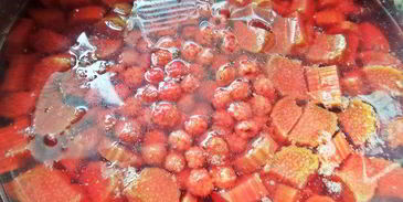 компот из ревеня и лесной малины