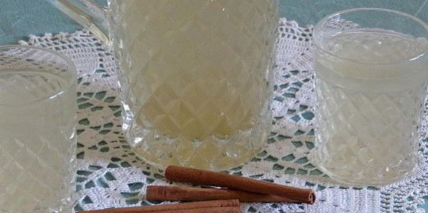 Рецепт компота из ревеня и яблок