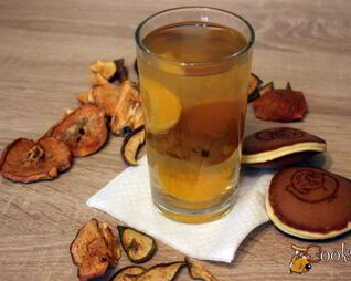 Компот из сухофруктов с мандаринами