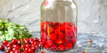 компот из вишни с косточками на зиму