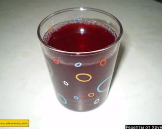 Компот из вишни с косточками