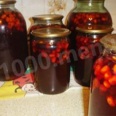 Компот из яблок и черноплодной рябины на зиму