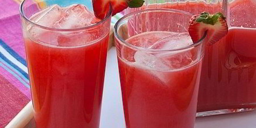 Рецепт компота из яблок и клубники