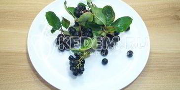 компот из яблок с ягодами на зиму