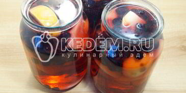 компот из яблок с ягодами на зиму