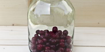 вишневый компот с черной смородиной на зиму