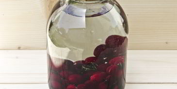 вишневый компот с черной смородиной на зиму