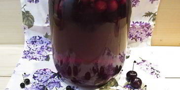 вишневый компот с черной смородиной на зиму