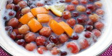 вишневый компот с ягодами йошты и апельсином