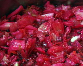 Капуста, маринованная по-корейски со свеклой