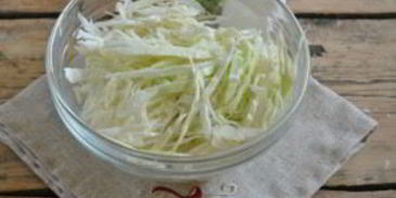 капуста, маринованная с перцем и луком