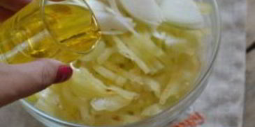 капуста, маринованная с перцем и луком