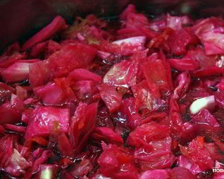 Капуста по-армянски со свеклой