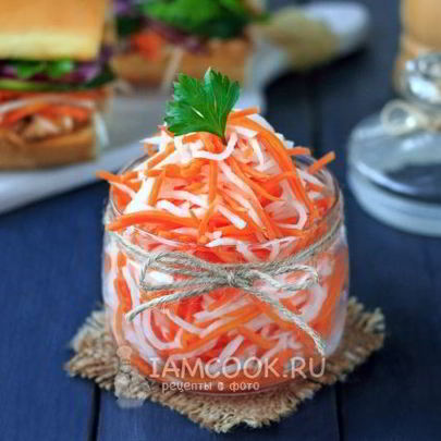 Маринованная морковь с дайконом по-вьетнамски