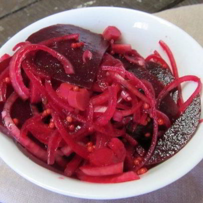 Маринованная свекла с луком