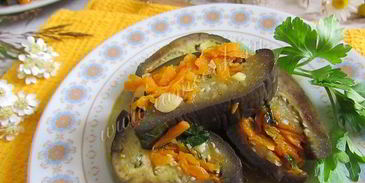 маринованные баклажаны с морковью и зеленью