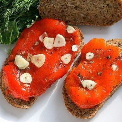 Маринованные печеные перцы