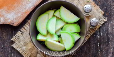 острые маринованные кабачки