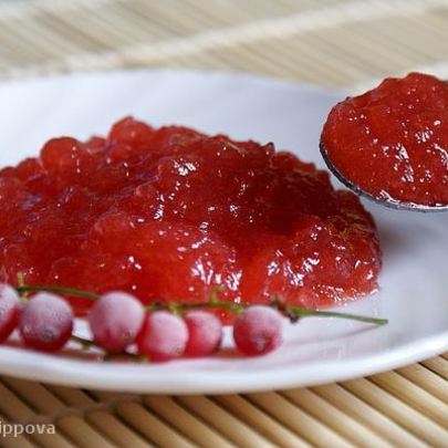 Яблочное повидло с красной смородиной