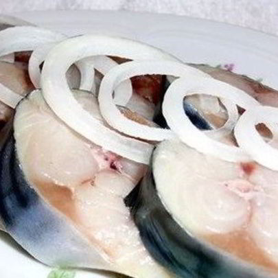 Быстрая скумбрия пряного посола