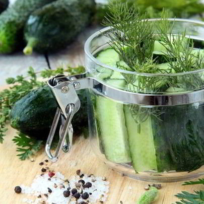 Быстрые малосольные огурцы с горчицей