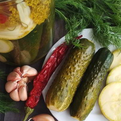 Малосольные огурчики и кабачки