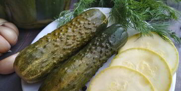 малосольные огурчики и кабачки
