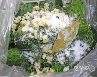 Малосольные огурцы хрустящие в пакете